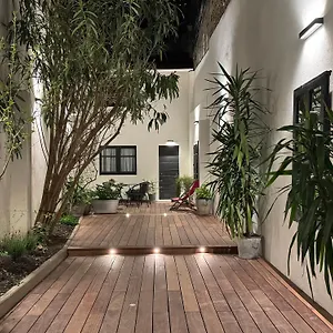2* Couette-café La Maison D’arles