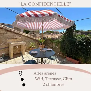  Hébergement de vacances La Confidentielle Centre Terrasse